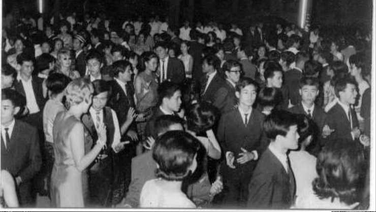 196768Bal.jpg (35888 octets)