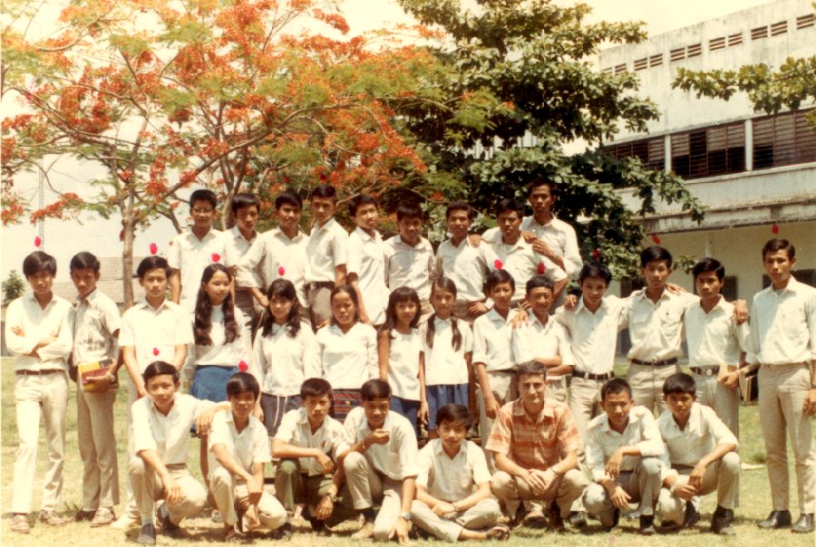 1969704eC.jpg (146504 octets)