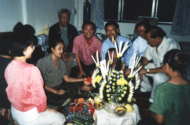 Kxieng08N.jpg (75772 octets)
