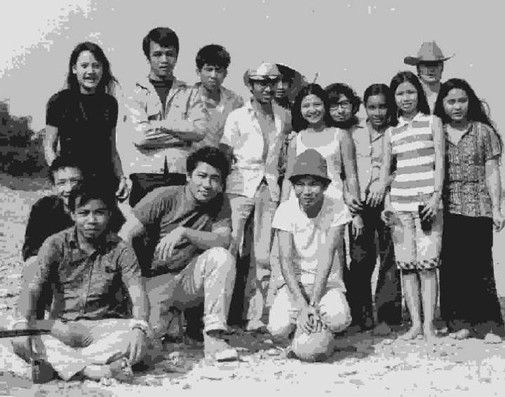 Picnic70_2eB.jpg (50604 octets)